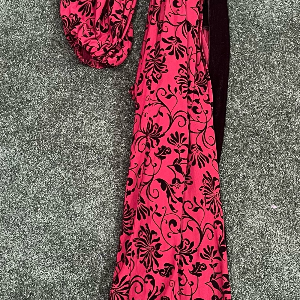 Unique Vintage burgundy and Black duster robe